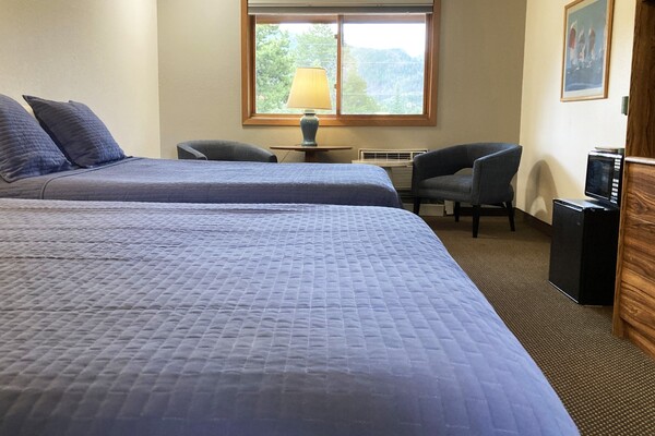 2 Queen Beds Nonsmoking