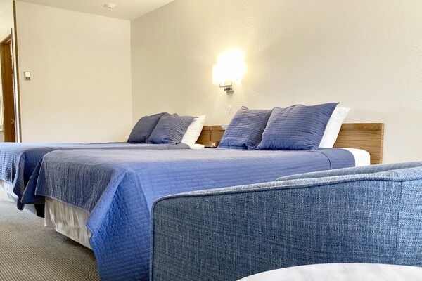 2 Queen Beds Mountain View