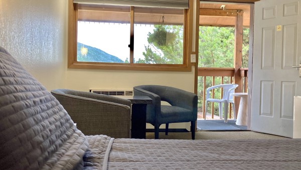 Single Queen Nonsmoking