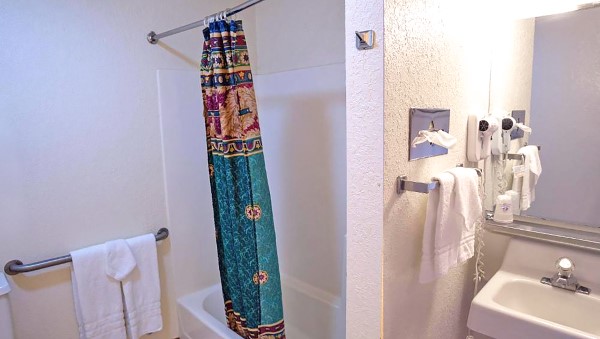 Bathroom 1 Queen Accessible